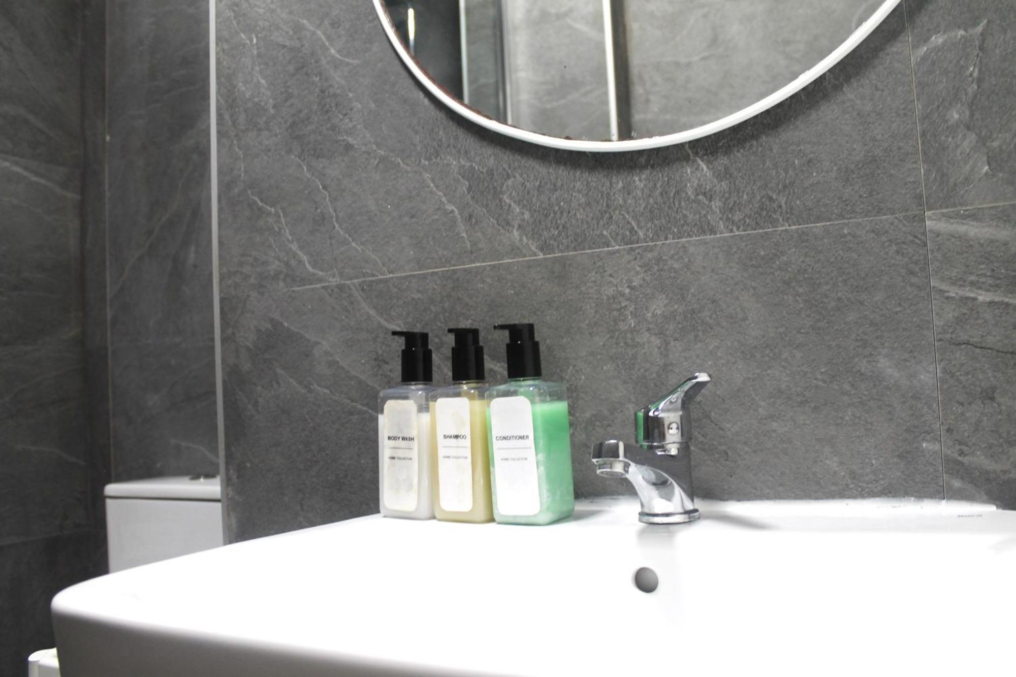 Fantastico Apartamento Junto A La Estacion Málaga Eksteriør billede