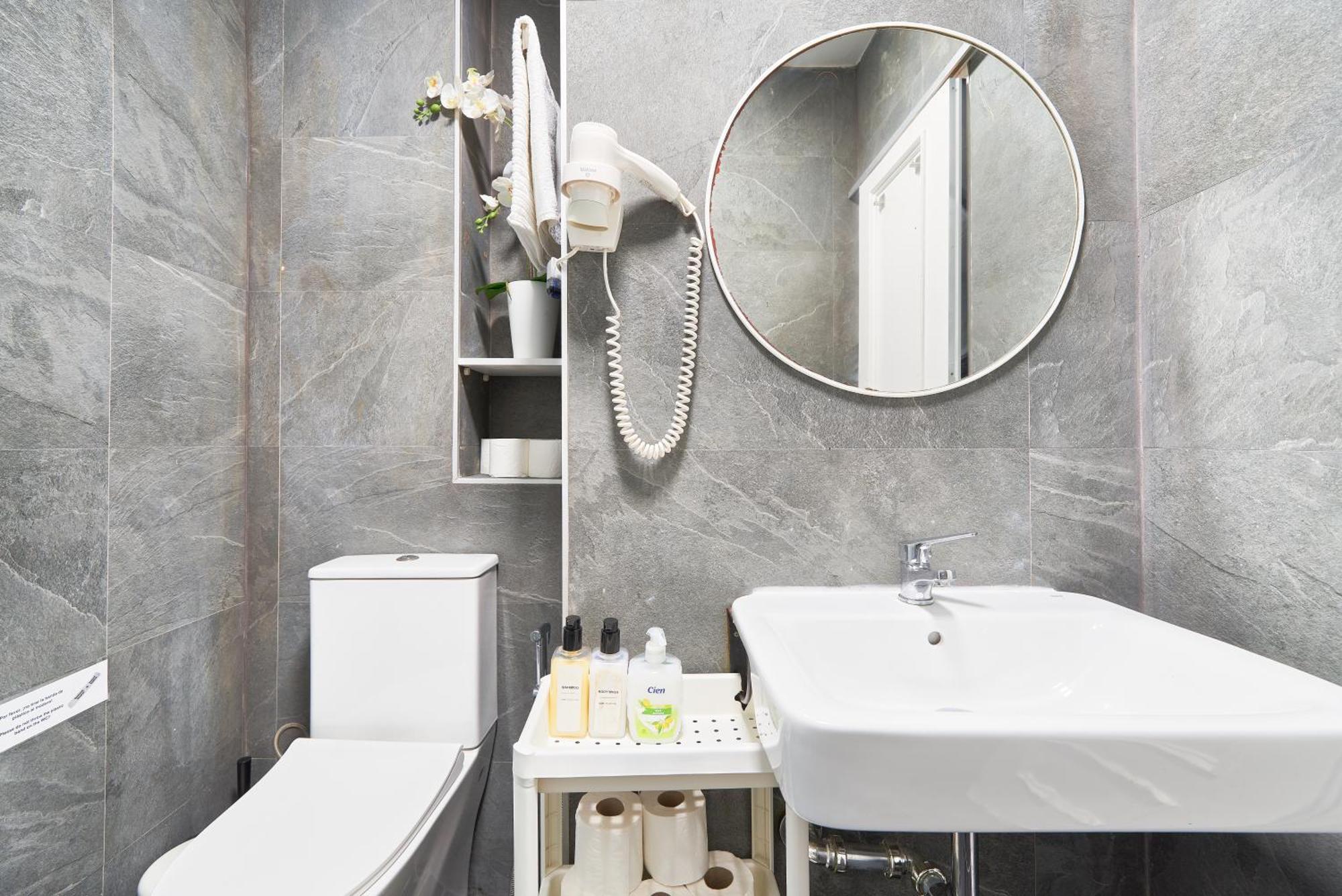 Fantastico Apartamento Junto A La Estacion Málaga Eksteriør billede